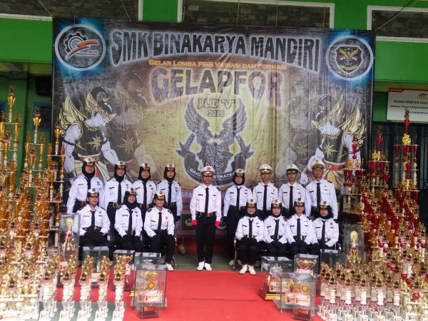 1-16. Juara 1 Potensial Gelar Lomba PBB Variasi dan Formasi Paskibra (SMK Bina Karya Mandiri, Bekasi) Tingkat Jawa Barat, DKI, & Banten (Foto 1)