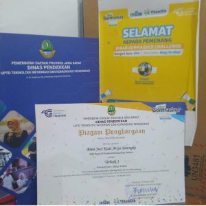Piagam Penghargaan Juara Terbaik I Kompetisi Guru, Jabar Berbagi Motivasi dan Kreasi (Jabar Bermasker) se-Jawa Barat